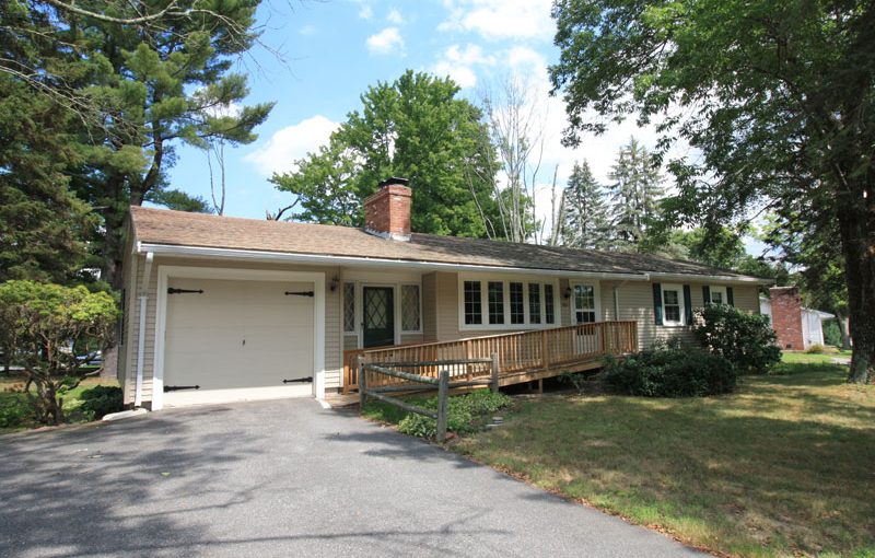 164 West Bacon Street, PLAINVILLE, MA